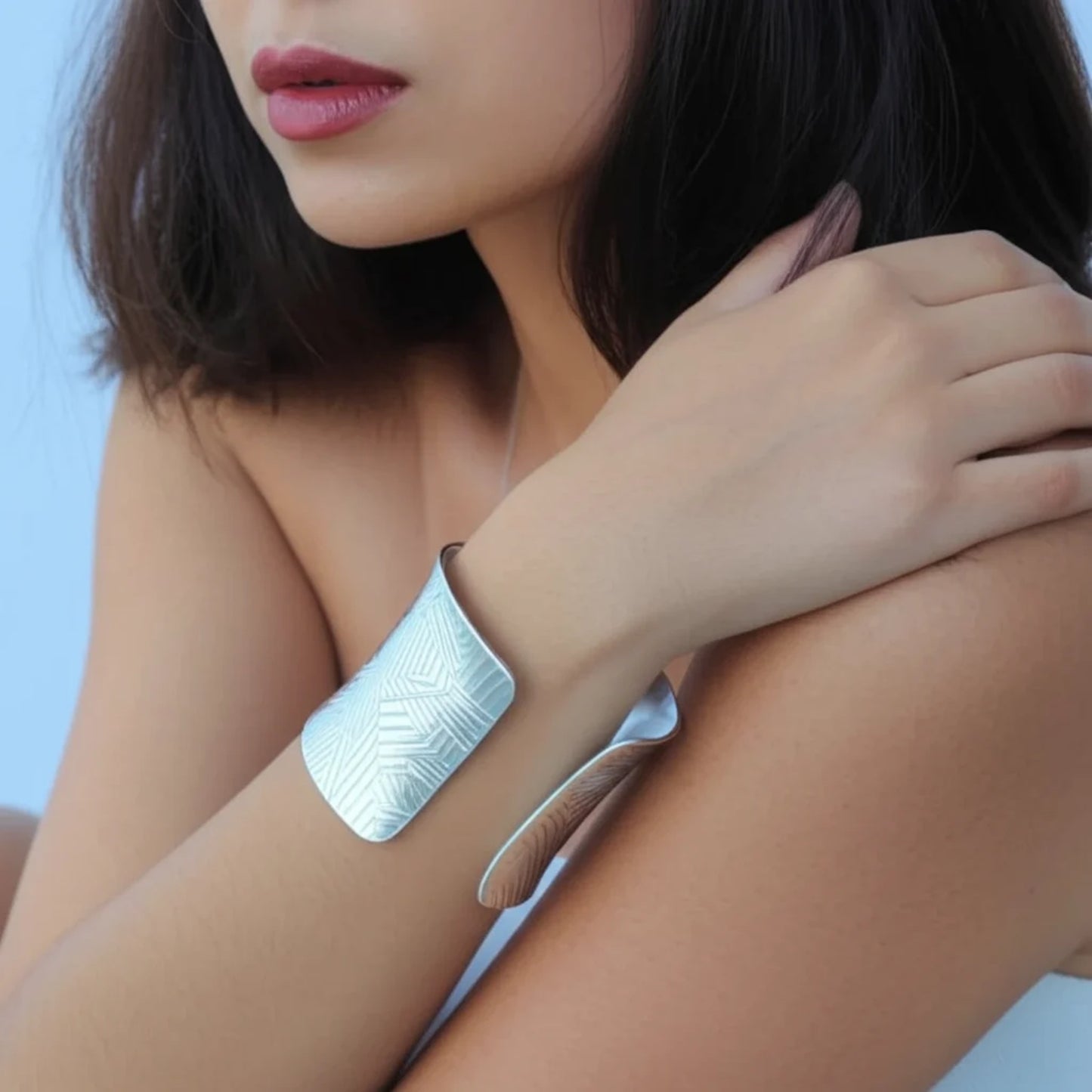 Geometric Elegance Silver Cuff – Handcrafted Statement Bracelet