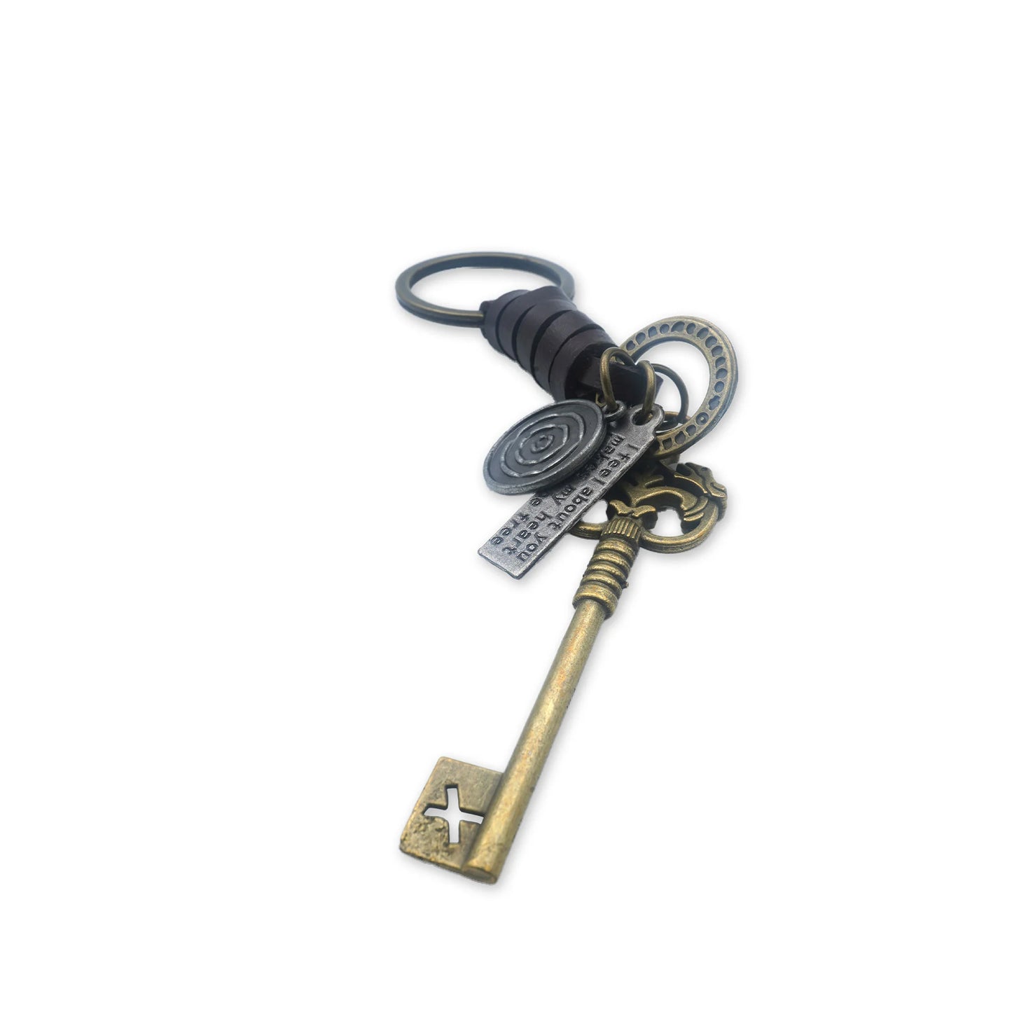 Vintage Key Charm Keychain – Unlock Your Style with this handcrafted accessory featuring an antique-style key charm, adding a touch of timeless elegance to your everyday ensemble.