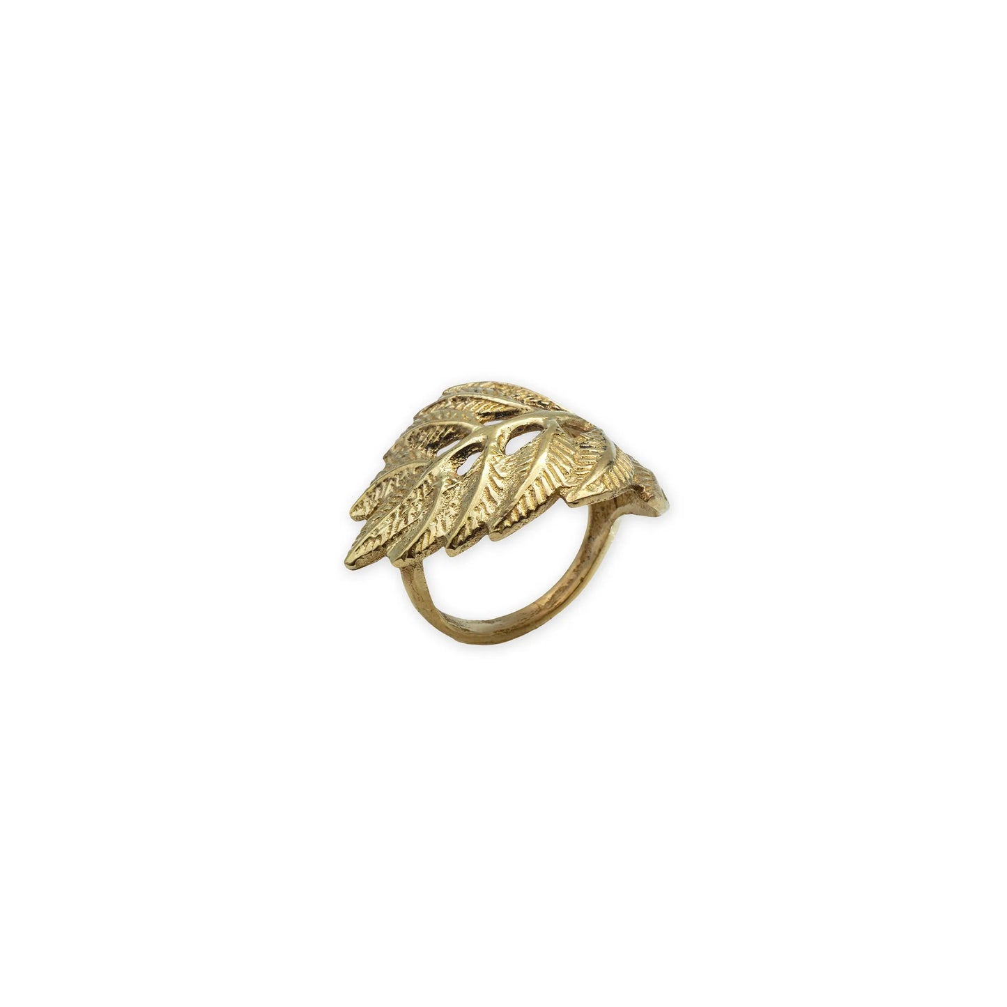 Selva Leaf Ring – Side view of handcrafted gold-tone ring with textured leaf design, blending nature-inspired detail with artisanal elegance